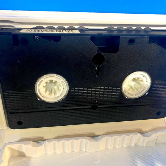 CASPER THE FRIENDLY GHOST VHS MOVIE VTG 2000 THE SPOOKTACULAR NEW ADVENTURES MCA - Picture 11 of 11